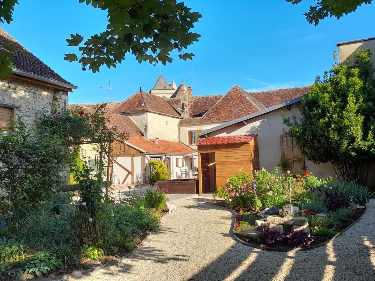 Aux Sources De Ouanne Bed and Breakfast Exteriör bild